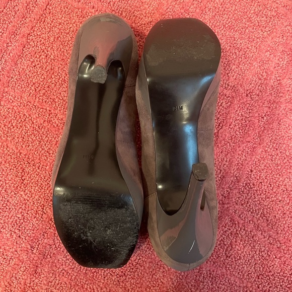 Guess Size 9.5 Grey Suede Heels with Platform - Picture 4 of 5